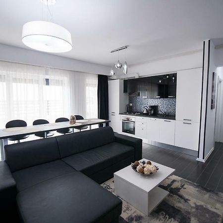 Apartel Black & White Năvodari Екстериор снимка