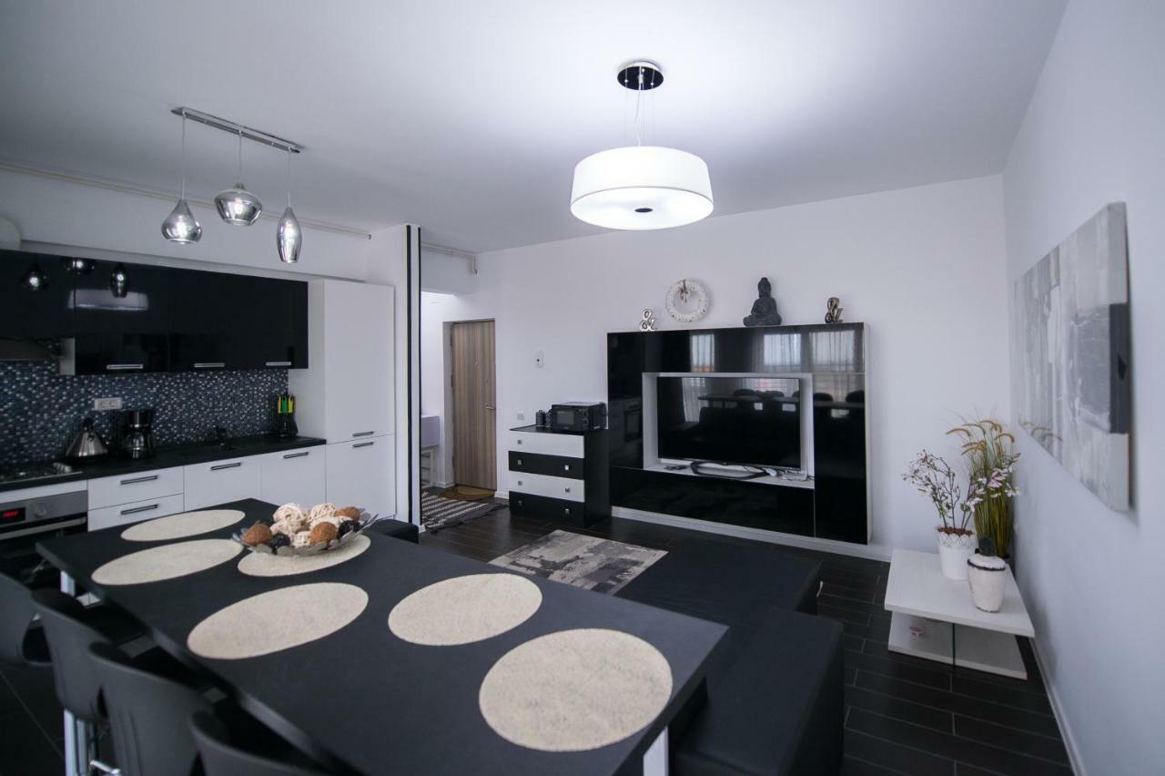 Apartel Black & White Năvodari Екстериор снимка