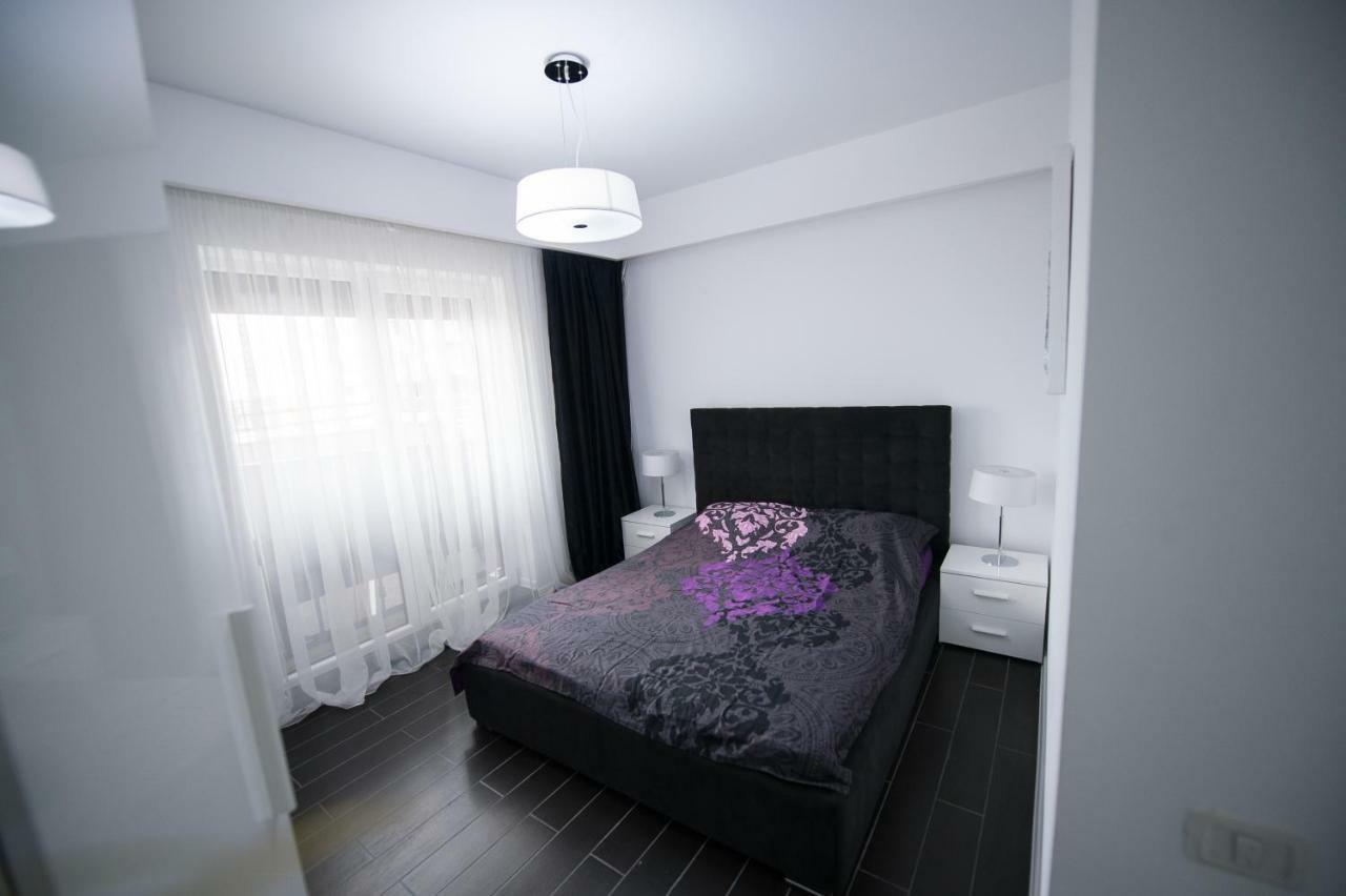Apartel Black & White Năvodari Екстериор снимка