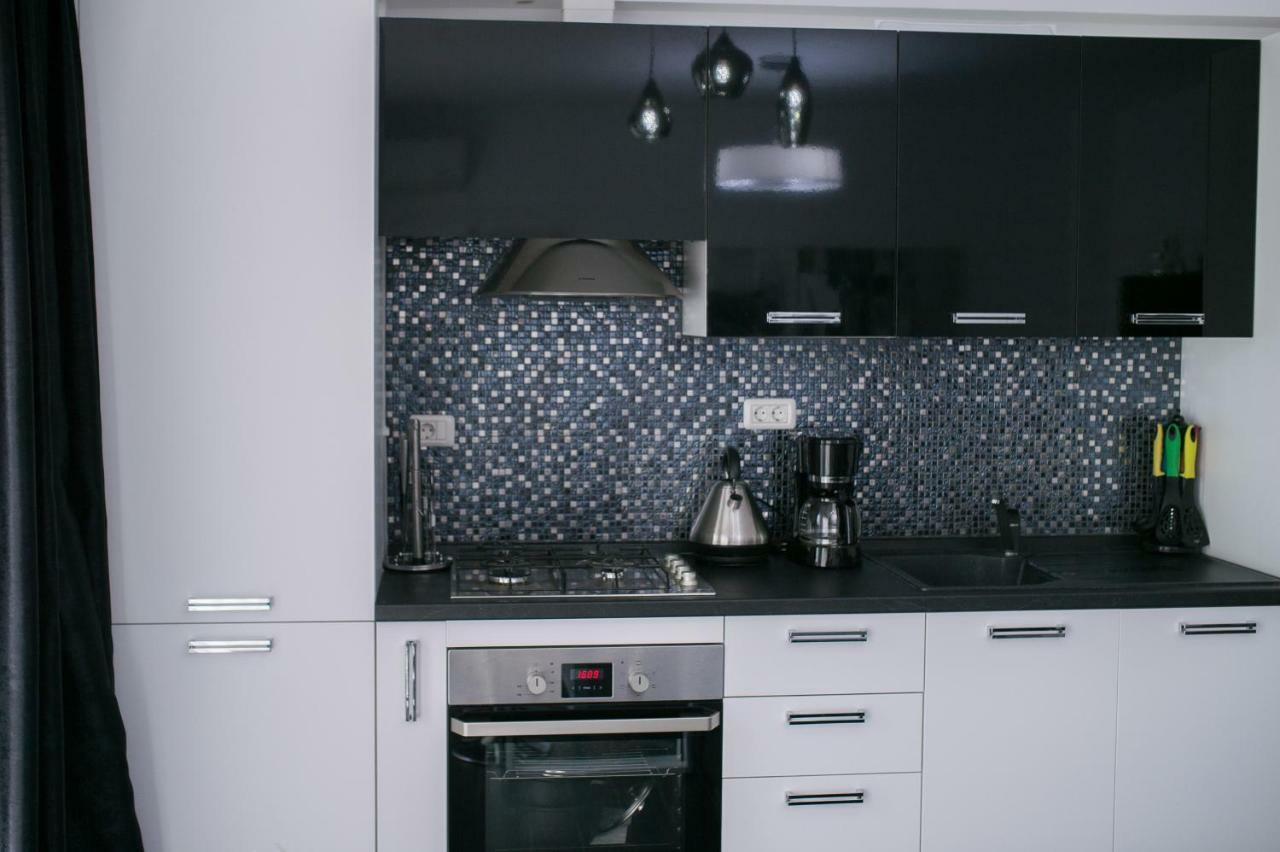 Apartel Black & White Năvodari Екстериор снимка
