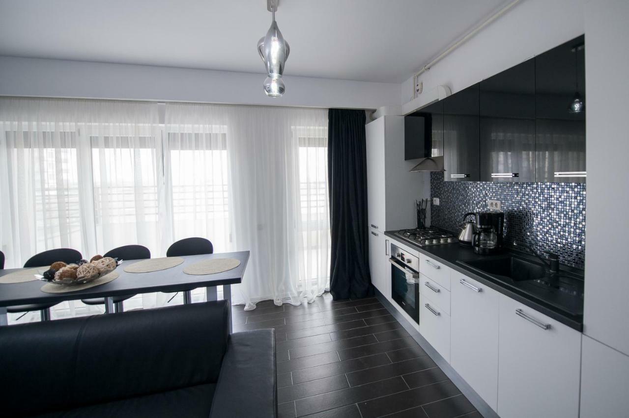 Apartel Black & White Năvodari Екстериор снимка