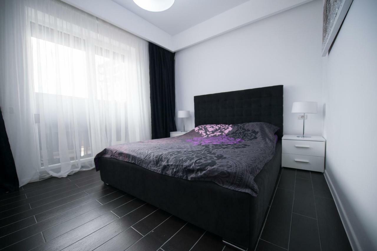 Apartel Black & White Năvodari Екстериор снимка