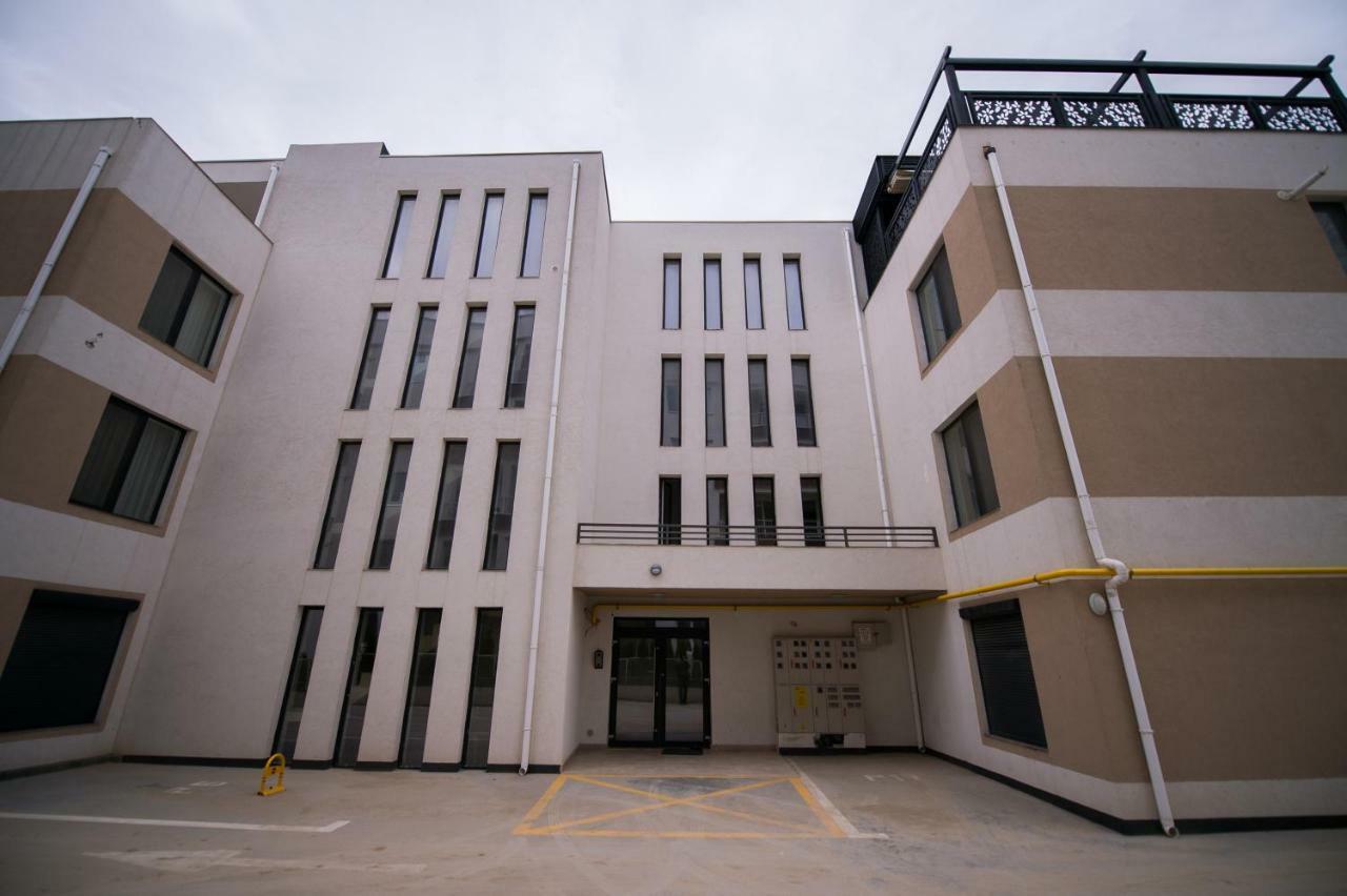 Apartel Black & White Năvodari Екстериор снимка
